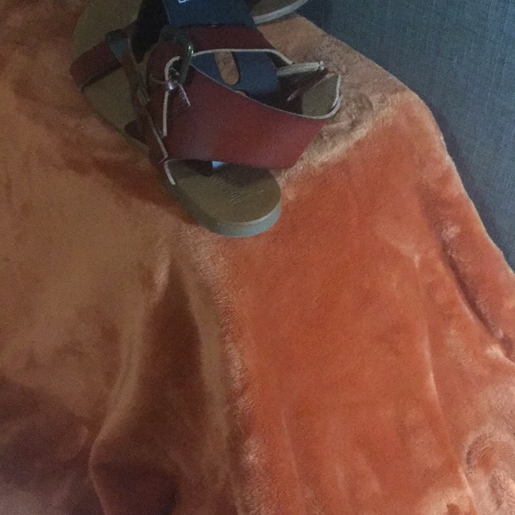 Sandals - Picture 2 of 2